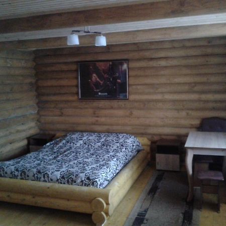 Boykivskiy Dvir Hotel Yasenitsa Zamkova Exterior foto